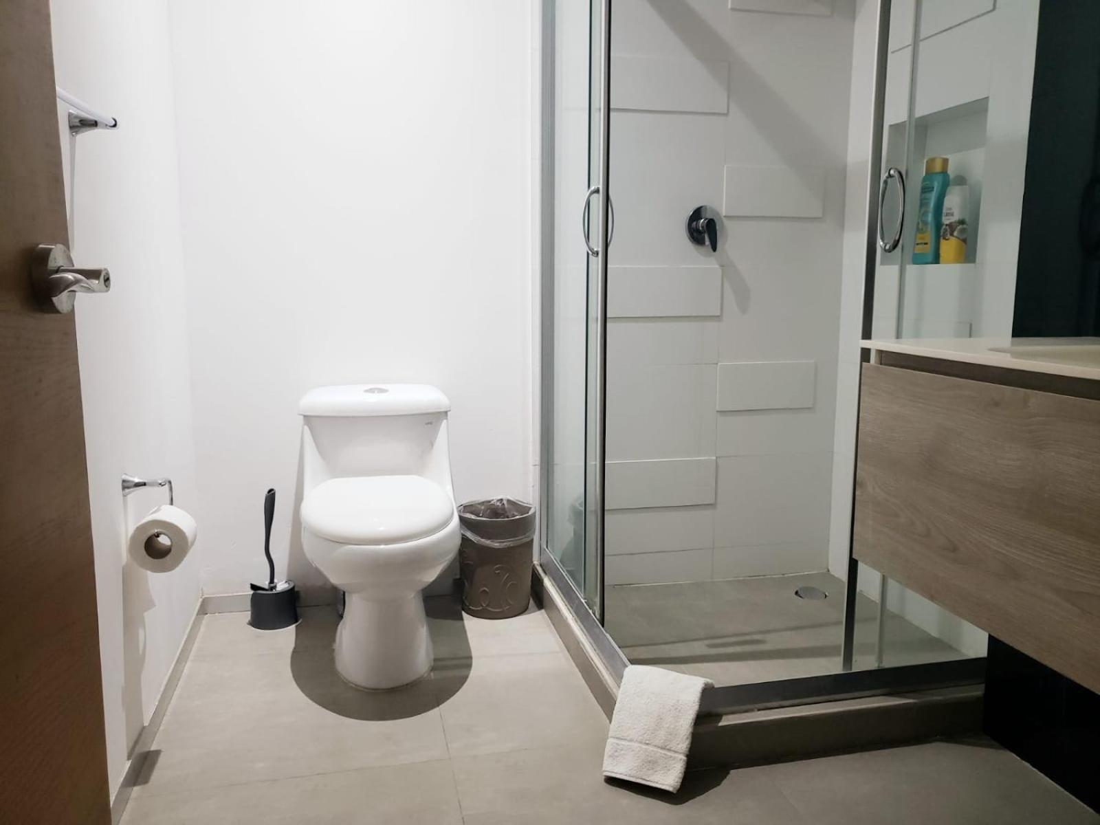 King With Balcony, Pool, Gym And Sauna Apartahotel